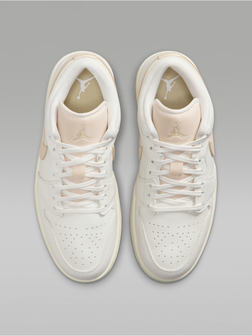 Nike Air Jordan 1 Low SE - Picture 3 of 10